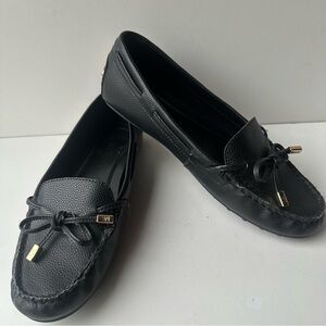 Michael Kors Women's Black Leather Driver Loafers Gold MK Bow Details Size 7